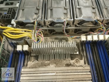 Server Komponenten Baustaub Reinigung